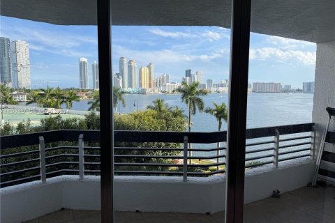 Купить кондоминиум в Авентура, Флорида 1 спальня, 97.55м2, № 2041854 - фото 4