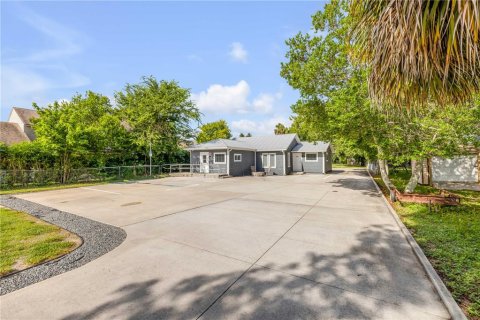 Propiedad comercial en venta en Edgewater, Florida № 1826321 - foto 3
