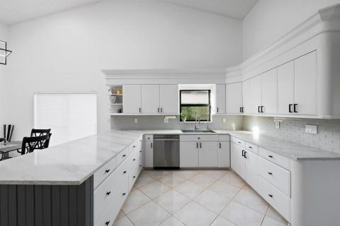 Villa ou maison à vendre à Tamarac, Floride: 3 chambres, 263.94 m2 № 2088093 - photo 15