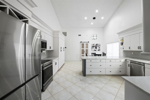 Villa ou maison à vendre à Tamarac, Floride: 3 chambres, 263.94 m2 № 2088093 - photo 14