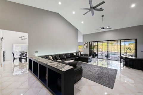 Villa ou maison à vendre à Tamarac, Floride: 3 chambres, 263.94 m2 № 2088093 - photo 10