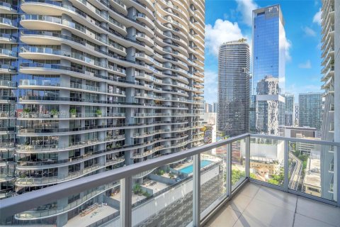 Condo in Miami, Florida, 1 bedroom  № 1998924 - photo 2