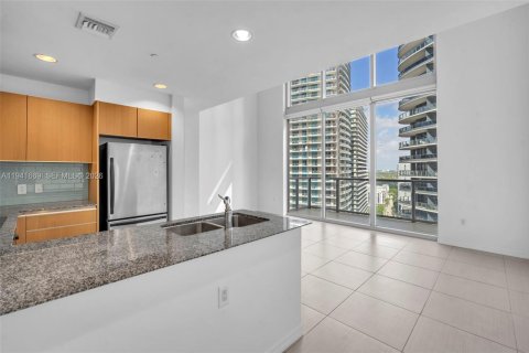 Condo in Miami, Florida, 1 bedroom  № 1998924 - photo 8