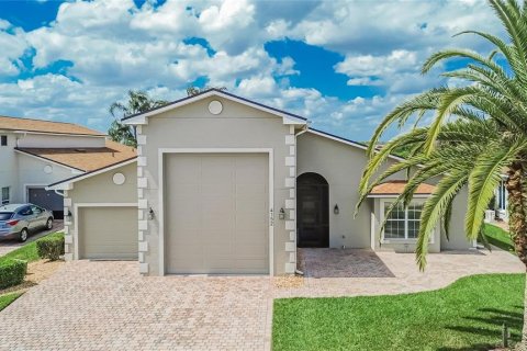 House in Lake Wales, Florida 3 bedrooms, 209.49 sq.m. № 2201349 - photo 2