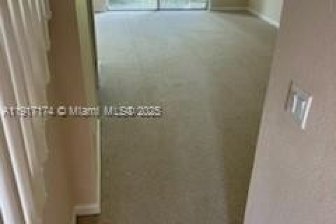 Купить таунхаус в Мирамар, Флорида 2 спальни, 98.1м2, № 1973407 - фото 6