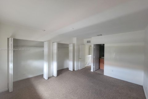 Купить таунхаус в Мирамар, Флорида 2 спальни, 98.1м2, № 1973407 - фото 12