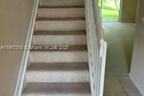 Купить таунхаус в Мирамар, Флорида 2 спальни, 98.1м2, № 1973407 - фото 7