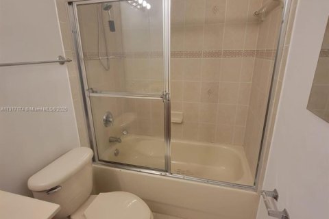 Купить таунхаус в Мирамар, Флорида 2 спальни, 98.1м2, № 1973407 - фото 10