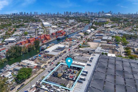 Commercial property in Miami, Florida № 2060975 - photo 3