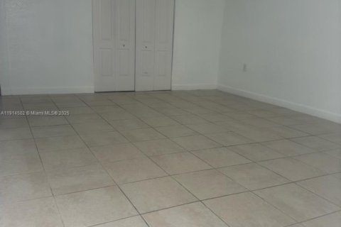 Immobilier commercial à louer à Homestead, Floride: 1 chambre № 1970012 - photo 6