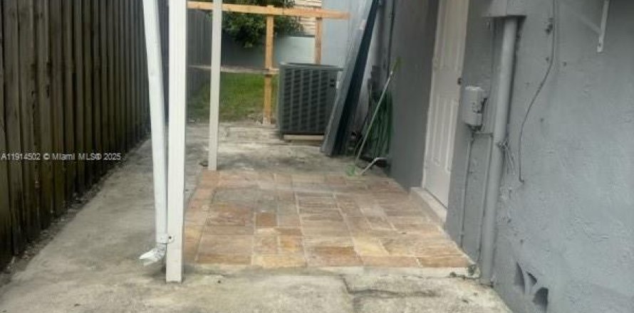 Immobilier commercial à Homestead, Floride 1 chambre № 1970012