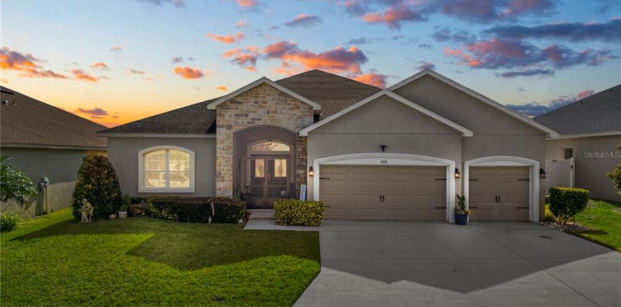 House in Lakeland, Florida 5 bedrooms, 274.25 sq.m. № 1893729