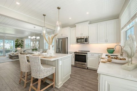 House in HUNTERS POINT in Cortez, Florida 3 bedrooms, 155.89 sq.m. № 1887006 - photo 12