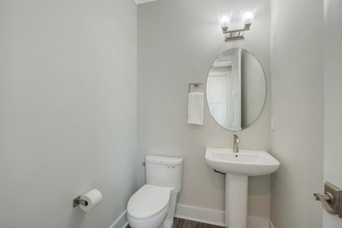 House in HUNTERS POINT in Cortez, Florida 3 bedrooms, 155.89 sq.m. № 1887006 - photo 21
