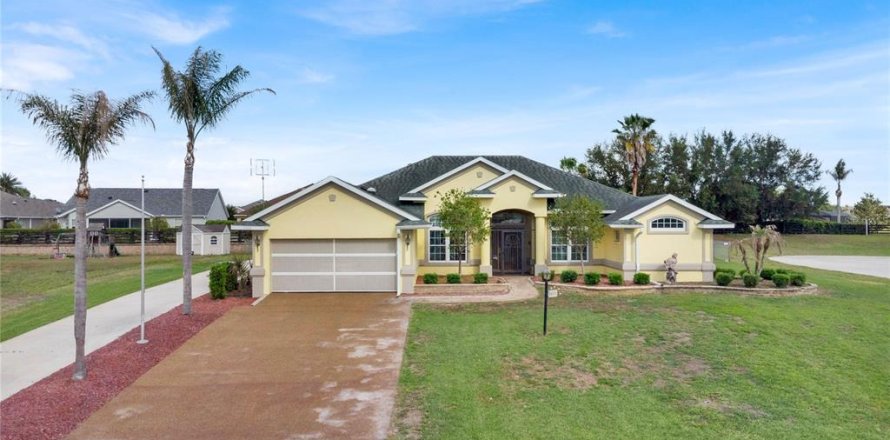 Villa ou maison à Wildwood, Floride 3 chambres, 196.58 m2 № 2126519
