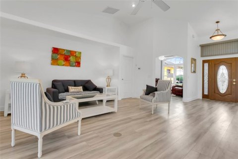 Villa ou maison à vendre à Wildwood, Floride: 3 chambres, 196.58 m2 № 2126519 - photo 6