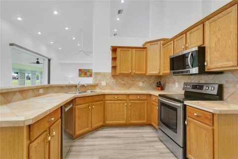 Villa ou maison à vendre à Wildwood, Floride: 3 chambres, 196.58 m2 № 2126519 - photo 11