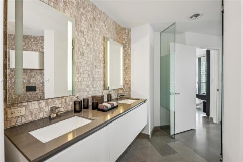Condominio en alquiler en Miami, Florida, 2 dormitorios, 117.43 m2 № 1888864 - foto 18