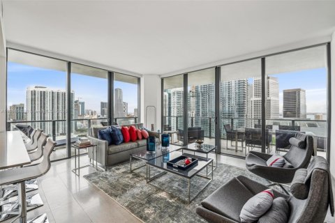 Condominio en alquiler en Miami, Florida, 2 dormitorios, 117.43 m2 № 1888864 - foto 2