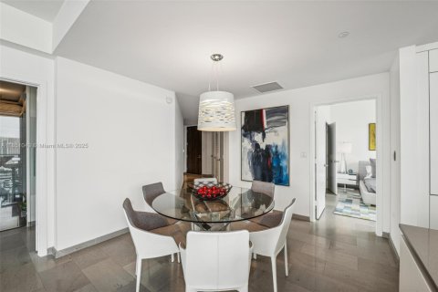 Condominio en alquiler en Miami, Florida, 2 dormitorios, 117.43 m2 № 1888864 - foto 7