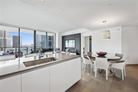 Condominio en alquiler en Miami, Florida, 2 dormitorios, 117.43 m2 № 1888864 - foto 12