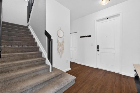 Villa ou maison à louer à Homestead, Floride: 4 chambres, 204.76 m2 № 2317923 - photo 9