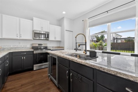 Villa ou maison à louer à Homestead, Floride: 4 chambres, 204.76 m2 № 2317923 - photo 17
