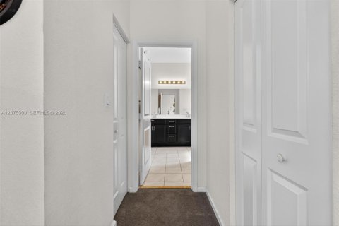 Villa ou maison à louer à Homestead, Floride: 4 chambres, 204.76 m2 № 2317923 - photo 30