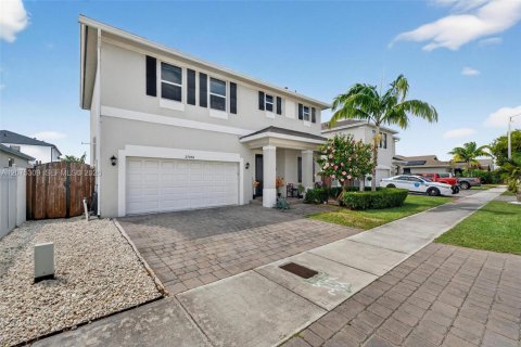 Villa ou maison à louer à Homestead, Floride: 4 chambres, 204.76 m2 № 2317923 - photo 3