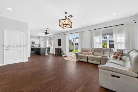 Villa ou maison à louer à Homestead, Floride: 4 chambres, 204.76 m2 № 2317923 - photo 13