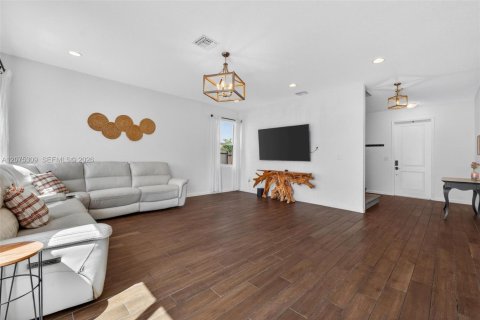 Villa ou maison à louer à Homestead, Floride: 4 chambres, 204.76 m2 № 2317923 - photo 12