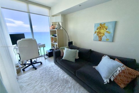 Condominio en alquiler en Sunny Isles Beach, Florida, 2 dormitorios, 176.51 m2 № 2016759 - foto 11