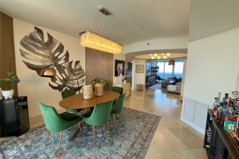 Condominio en alquiler en Sunny Isles Beach, Florida, 2 dormitorios, 176.51 m2 № 2016759 - foto 13
