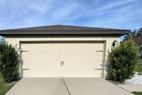 Casa en venta en Brooksville, Florida, 3 dormitorios, 155.89 m2 № 1901327 - foto 1