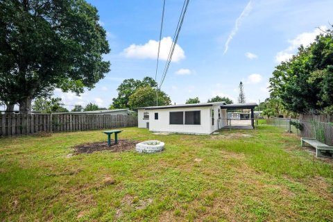 House in Melbourne, Florida 3 bedrooms, 80.45 sq.m. № 2210095 - photo 24