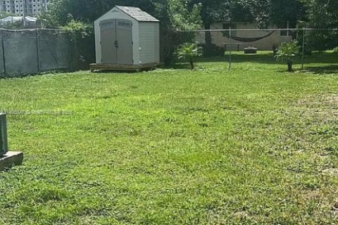 House in Miami, Florida 3 bedrooms, 111.48 sq.m. № 1932337 - photo 11