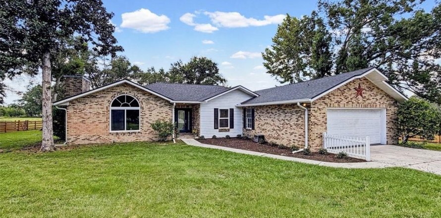 Villa ou maison à Brooksville, Floride 3 chambres, 246.38 m2 № 2421790