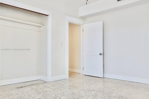 Villa ou maison à vendre à Miami, Floride: 3 chambres, 199.09 m2 № 1696135 - photo 9