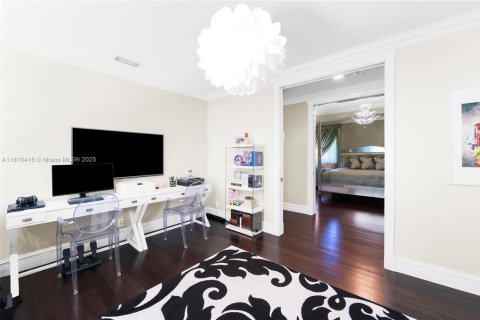 House in Sunny Isles Beach, Florida 6 bedrooms, 387.12 sq.m. № 1959876 - photo 18