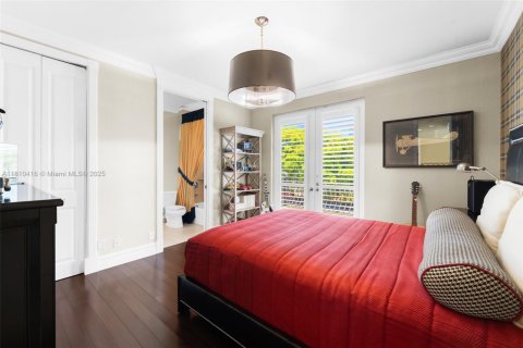 House in Sunny Isles Beach, Florida 6 bedrooms, 387.12 sq.m. № 1959876 - photo 25