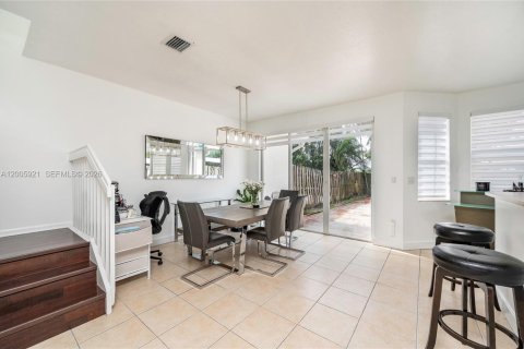 House in Homestead, Florida 3 bedrooms, 135.54 sq.m. № 2072045 - photo 12