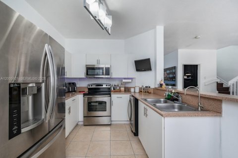 House in Homestead, Florida 3 bedrooms, 135.54 sq.m. № 2072045 - photo 10