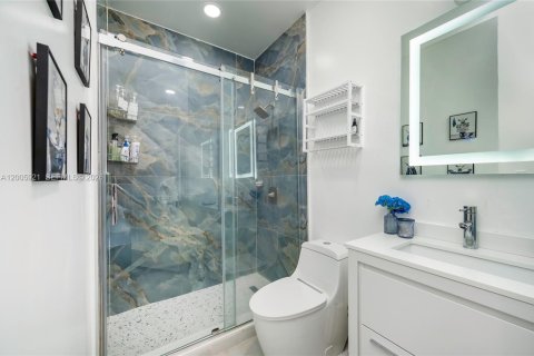 House in Homestead, Florida 3 bedrooms, 135.54 sq.m. № 2072045 - photo 21