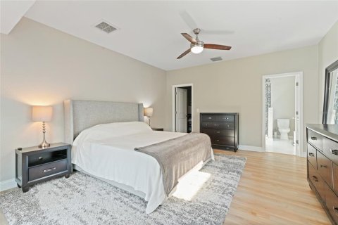 House in Saint Petersburg, Florida 4 bedrooms, 181.25 sq.m. № 1853802 - photo 17