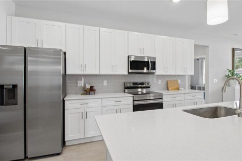 Casa en venta en Palm Coast, Florida, 4 dormitorios, 214.33 m2 № 2148485 - foto 6