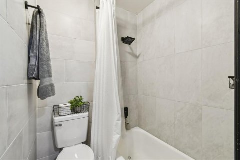 Casa en venta en Orlando, Florida, 3 dormitorios, 121.42 m2 № 1795776 - foto 19