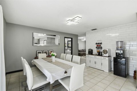 Casa en venta en Orlando, Florida, 3 dormitorios, 121.42 m2 № 1795776 - foto 7