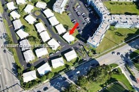 Casa en venta en Hollywood, Florida, 2 dormitorios, 102.01 m2 № 1935823 - foto 3