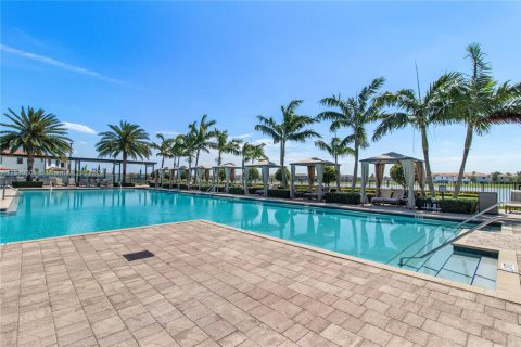 Townhouse in Hialeah, Florida 3 bedrooms, 162.67 sq.m. № 1825775 - photo 10