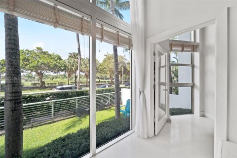 Copropriété à vendre à Miami Beach, Floride: 2 chambres, 123.37 m2 № 1960588 - photo 23